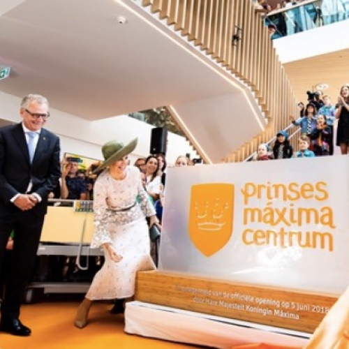 Koningin_opent_Prinses_Maxima_Centrum.jpg